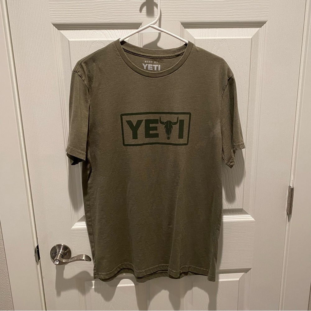 Men’s Medium Yeti Steer Badge T-Shirt